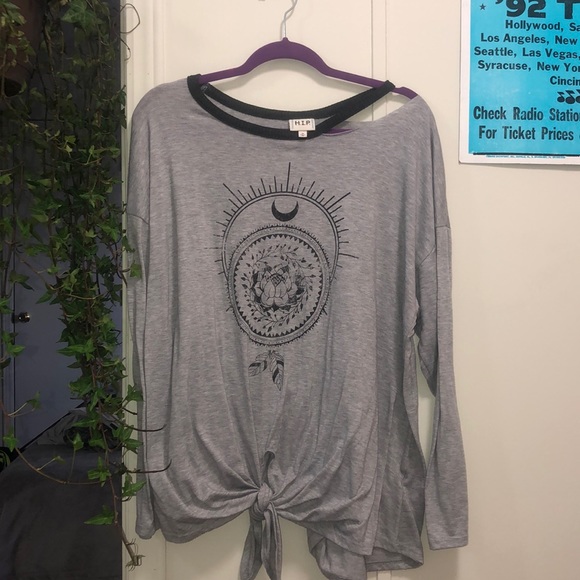 Boho Distressed T-shirt - Picture 2 of 4